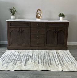Double Vanity sink