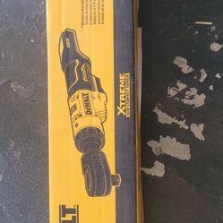 Dewalt 12v ³/⁸ Ratchet