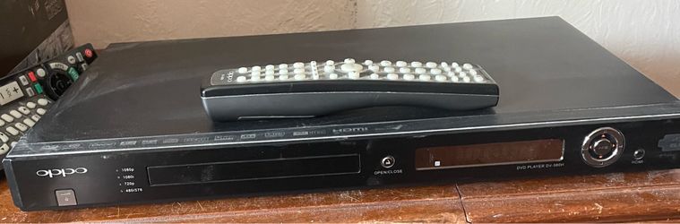 Oppo DV-980H with remote