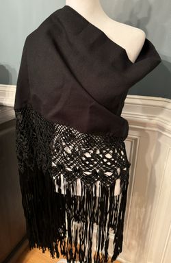 Women vintage shawl black cashmere and crochet & silk fringes handmade S.A.