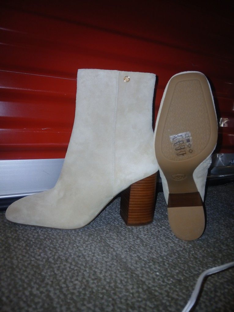 Michael Kors | Women's 6 M Hazel Beige Suede 3.5" Heels Zip Boots Booties NEW ✨