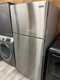 FRIGIDAIRE STAINLESS STEEL TOP AND BOTTOM APARTMENT SIZE