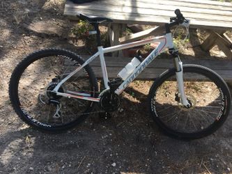 Cannondale trail 5 online bike