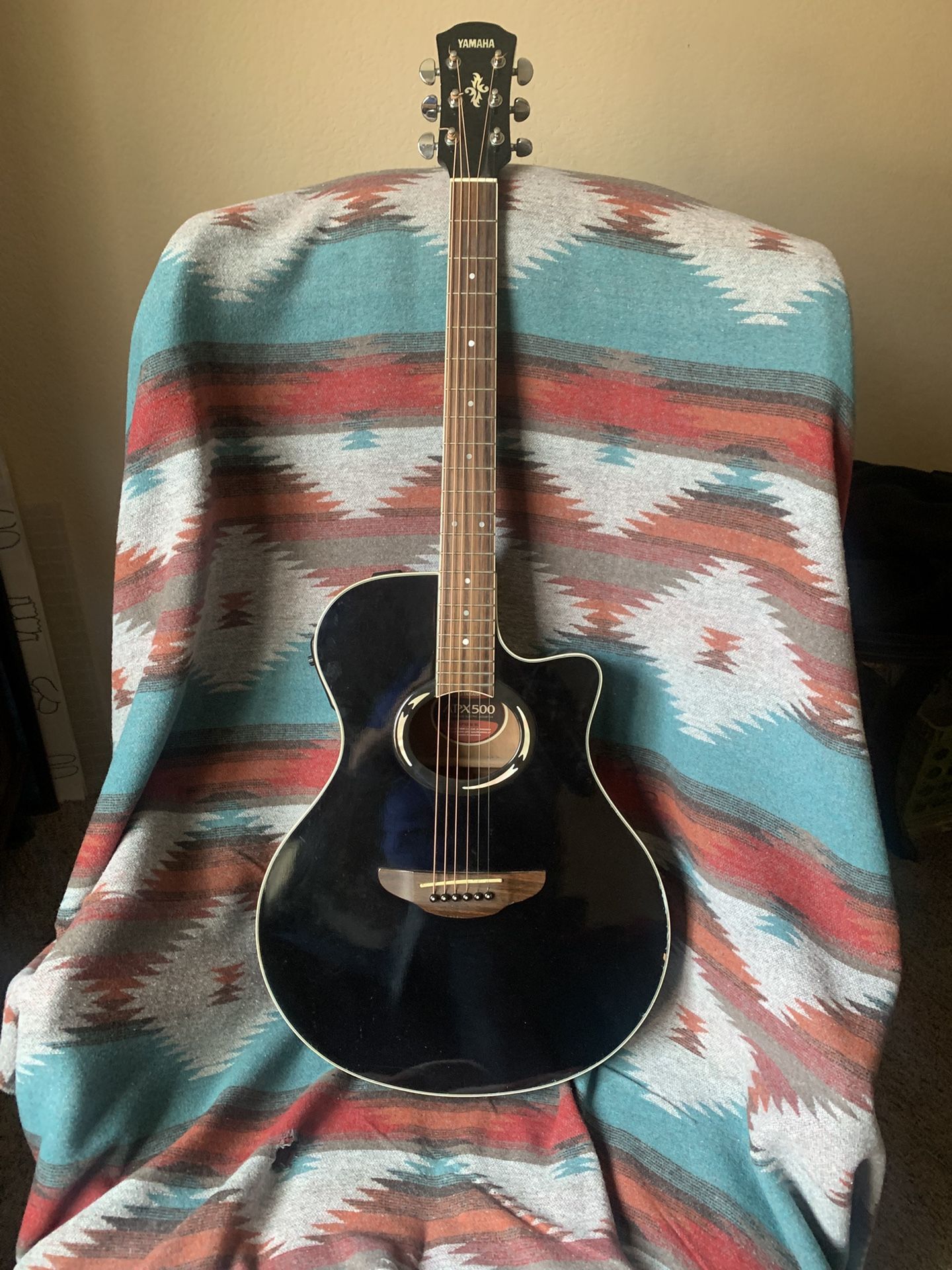 Yamaha APX 500 Acoustic Electric Guitar 
