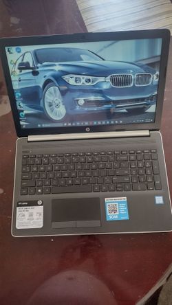 Computadora HP semi nueva 1 GB almacenamiento