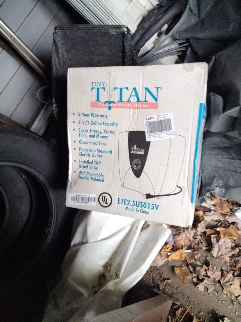 Two And A Half Gallon Hot Water Heater In The Box Never Opened