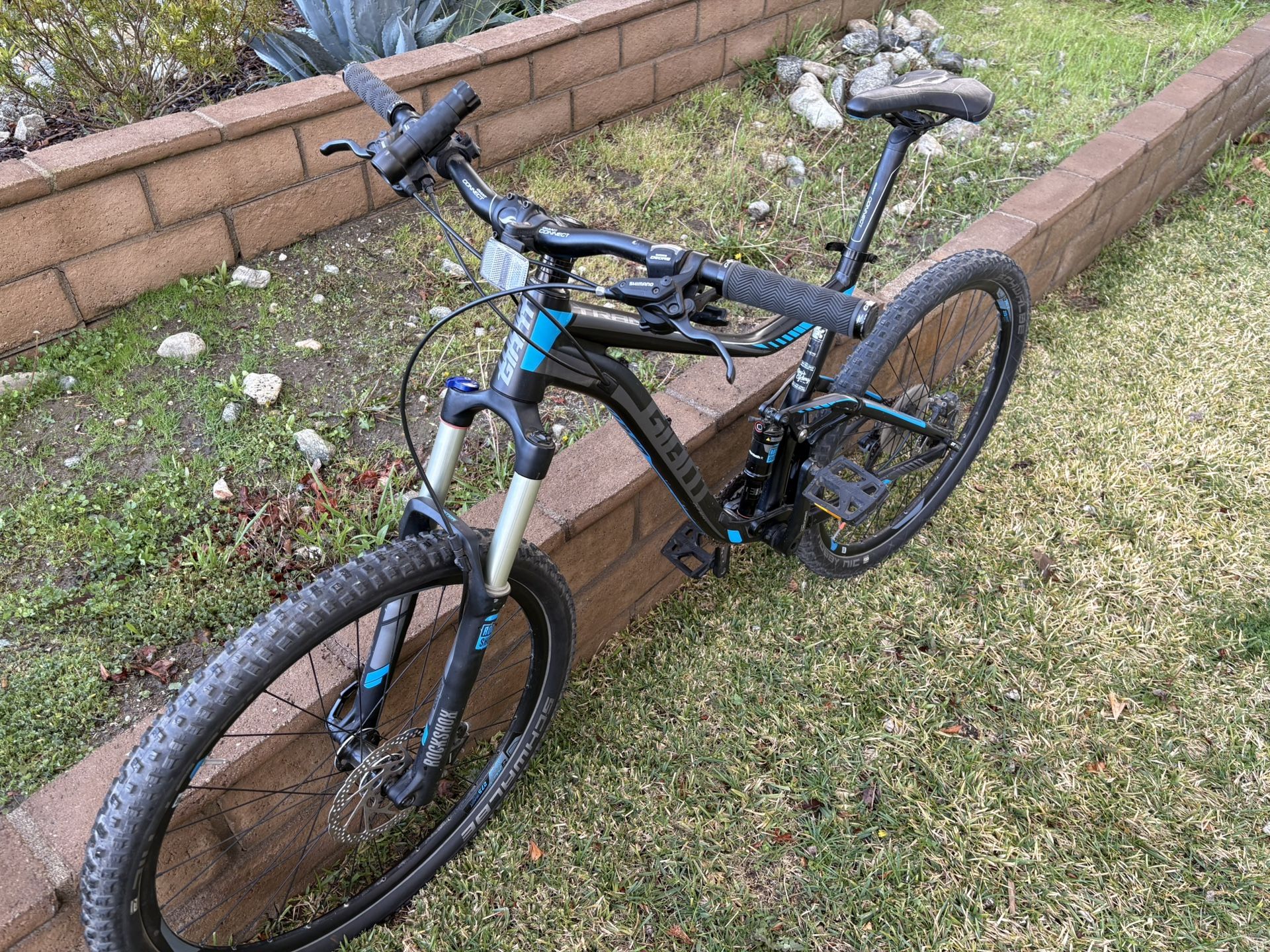 2016 Giant Trance 3 Full Suspension Mountain Bike
