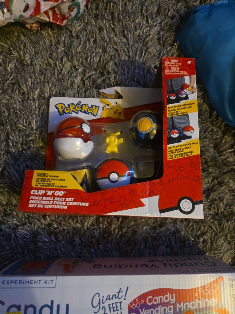 Kids Pokemon Clip N Go Ball Set