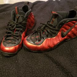 excellent condition red foamposite size.9.5 Thumbnail