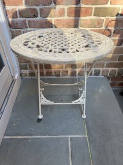 Cute Oval Off White Heavy Metal Folding Outdoor Side Table