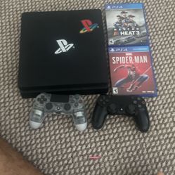 PS4  In Good Conditions 