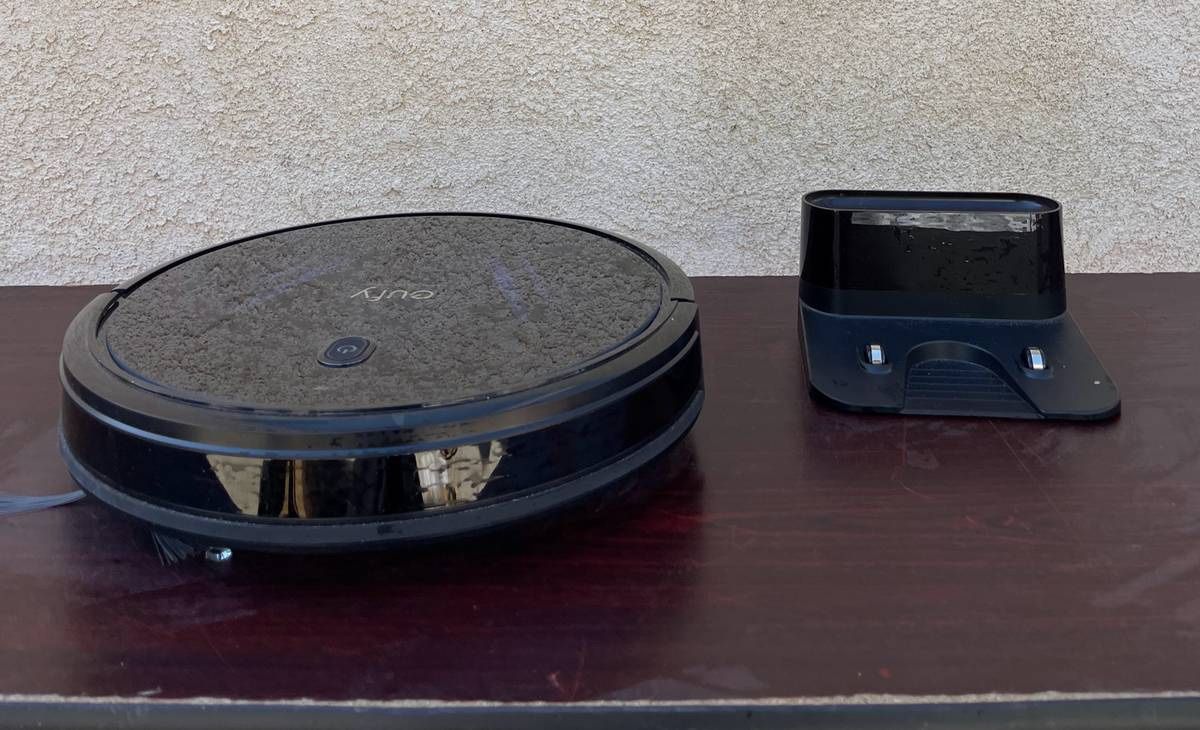 EUFY ROBOT VACUUM