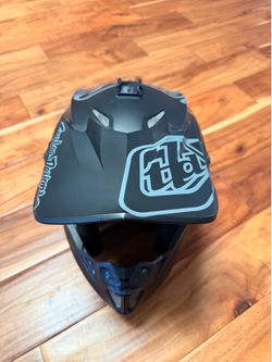Troy Lee Designs SE4 MIPS Helmet Large + Sena Mount - Excellent Condition