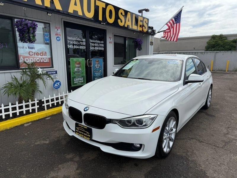 2014 BMW 3 Series 320i Sedan 4DR