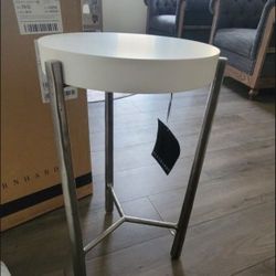 TWO (2) Bernhardt Accent Side End Tables NEW