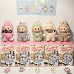 Labubu — Exciting Macarons **POP MART**