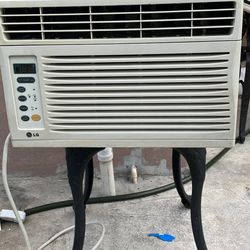 LG.  Window  AC 6500 BTU Works Like New