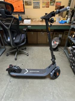 NIU - KQi2 Pro Foldable Electric Kick Scooter w/ 25 mi Max Operating Range & 17.4 mph Max Speed - Grey #800
