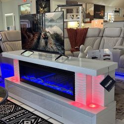 Beautiful 🤩 Fireplace With Led Light And Bluetooth Speakers- Brand New @furniture Expo 