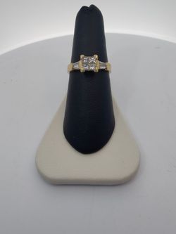 18KYG Engagement Ring