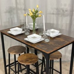 Counter Height Breakfast Bar & 4 Stools