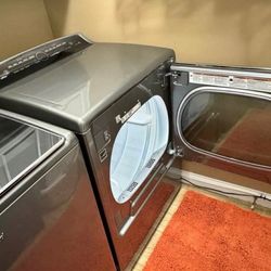 Like New! Whirlpool Cabrio XL Capacity Electric Dryer! No issues whatsoever!