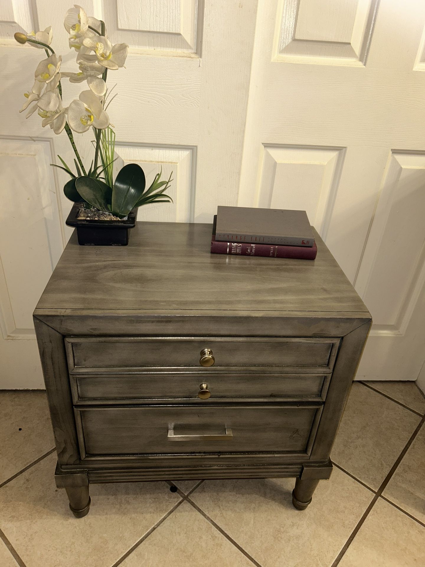 Daphne Gray Solid Wood Nightstand