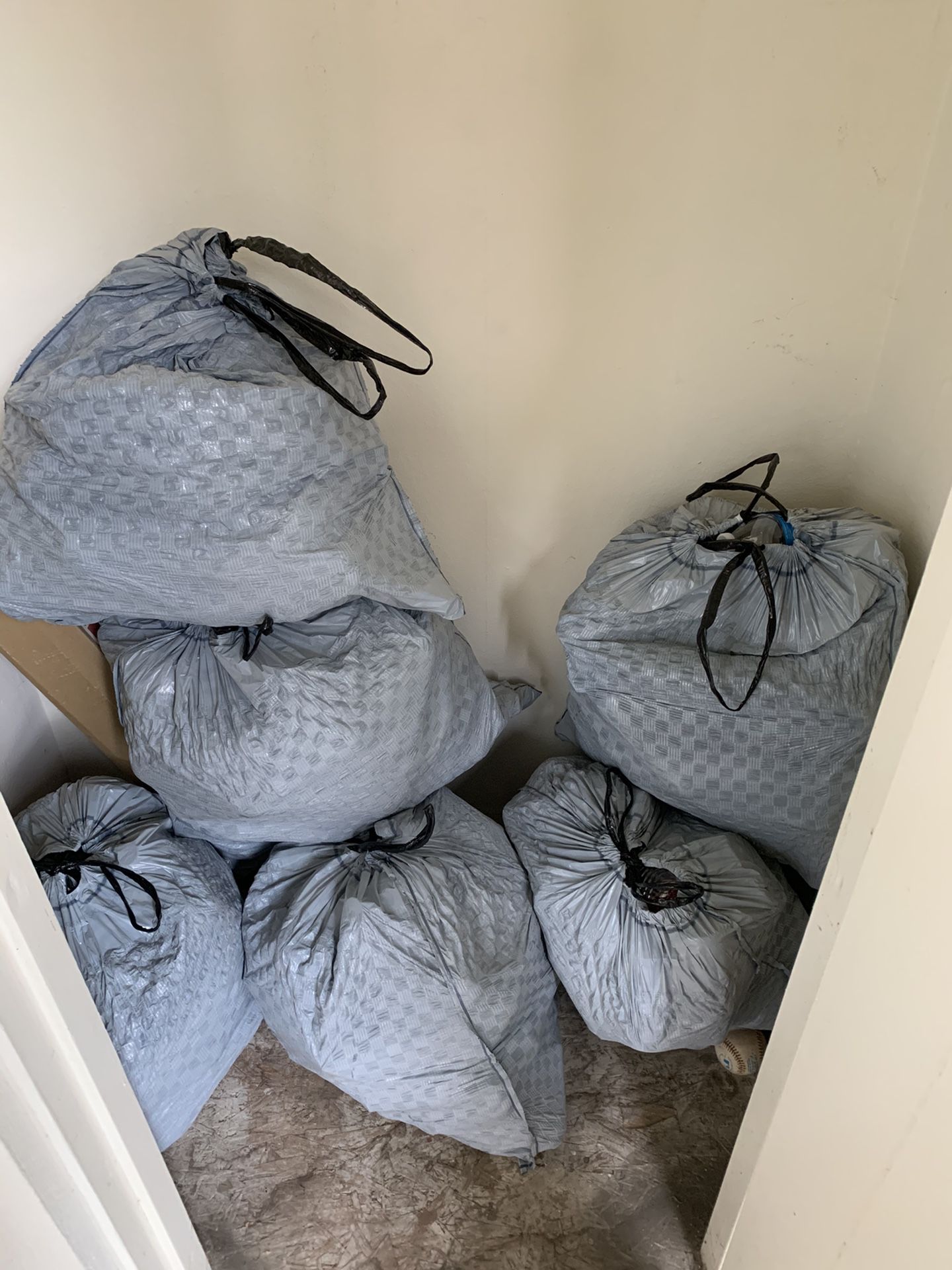 FREE 6 bags of recycles (plastic bottles, cans, and glass bottles)