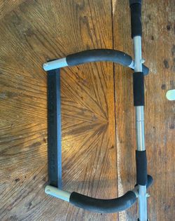 Pull up bar
