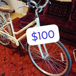 Schwinn Hybrid Bicycle 
