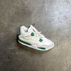 Jordan 4 Pine Green