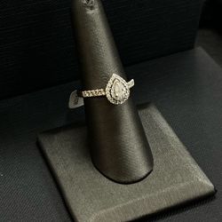 Pear Engagement Ring