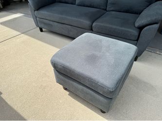 Sectional sofa , free pads, free smoke