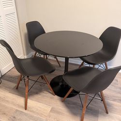 Dining table and 4 chairs set