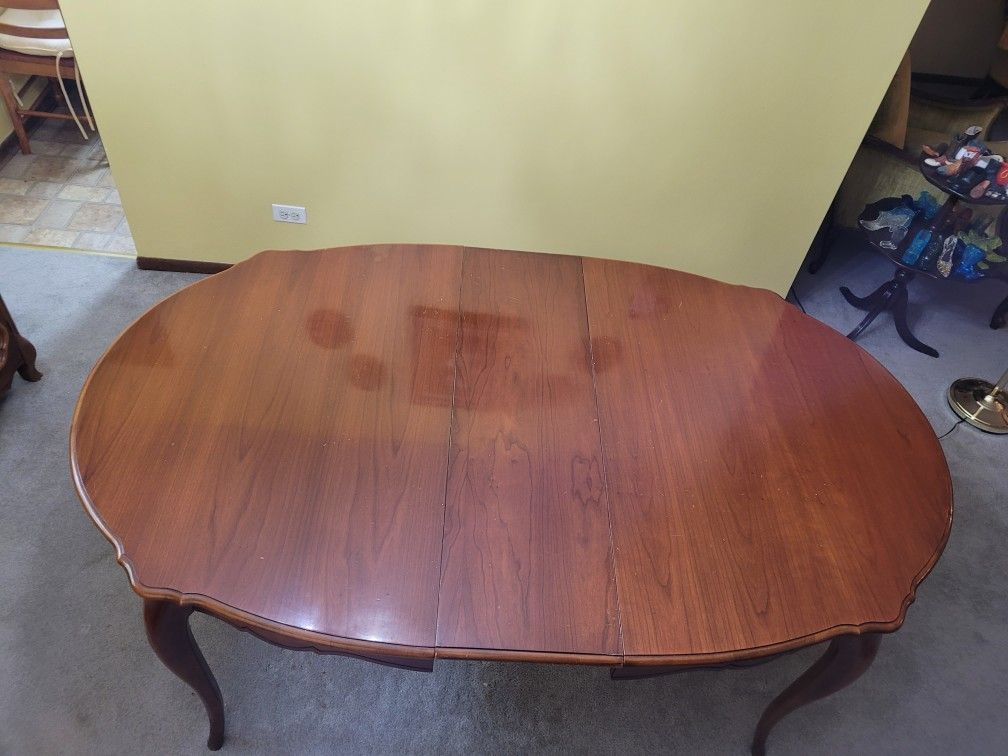 Dining Room Table Chairs And Cabinets