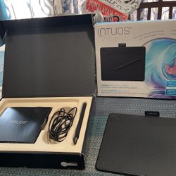 Intuos wacom drawing tablet