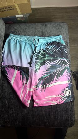 iNTO THE AM Tropical Shorts