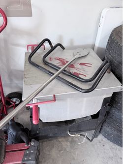 CRAWFISH POT. COOLERS AND TABLES