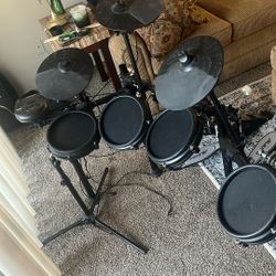 Alesis Nitro drum kit