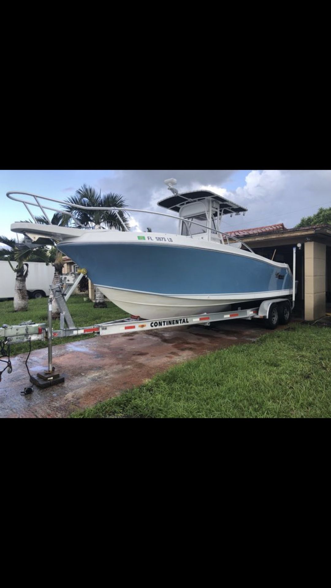 Mako 252 center console boat