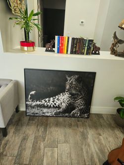Leopard canvas.