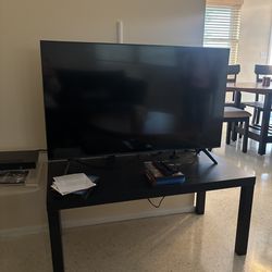 Samsung 38 inch TV and TV table