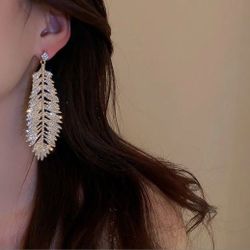 Gold white rhinestones diamond crystals drop dangle feather Shape earrings Gift
