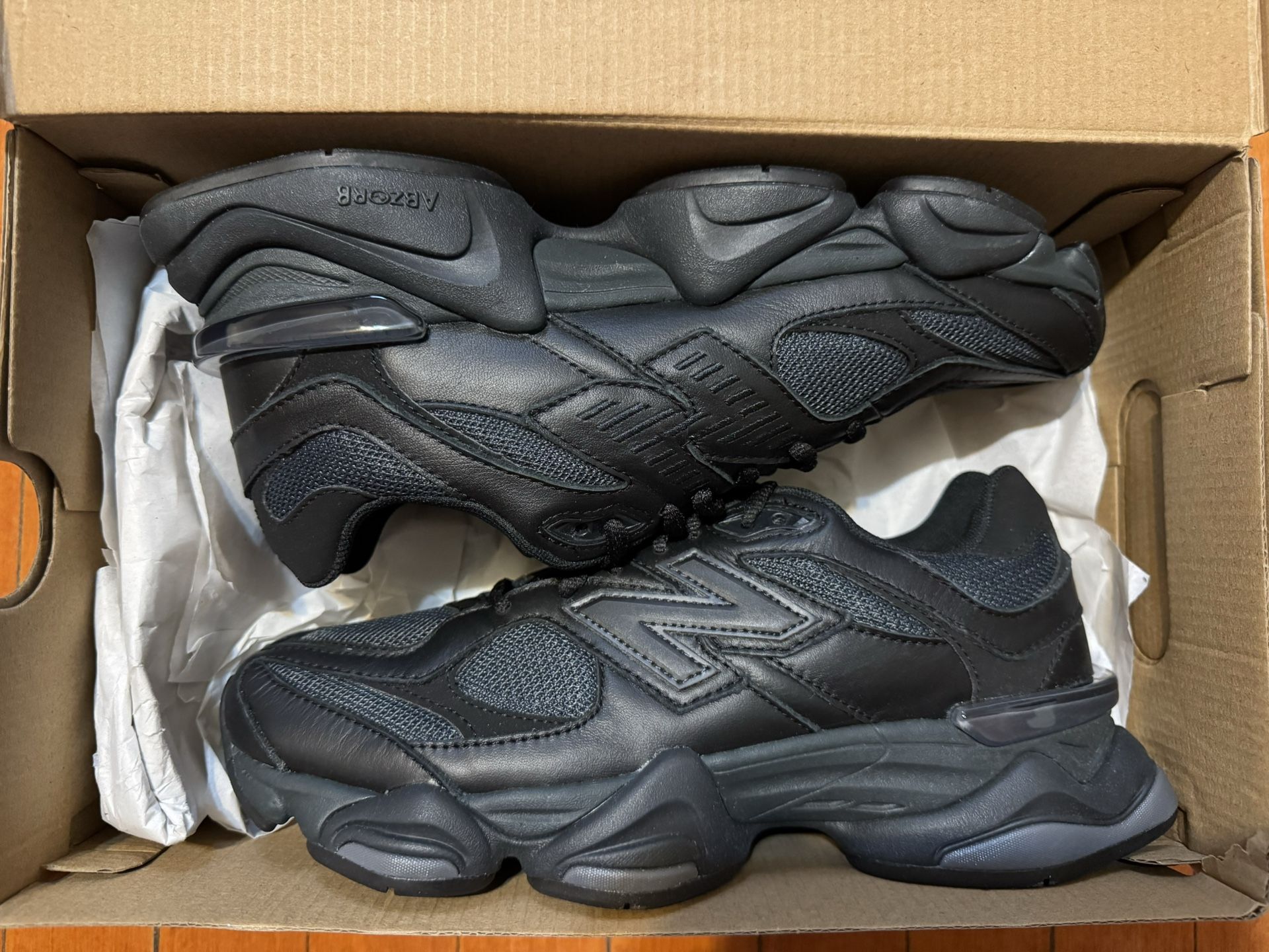 New Balance 9060 Triple Black Leather size 7.5 New