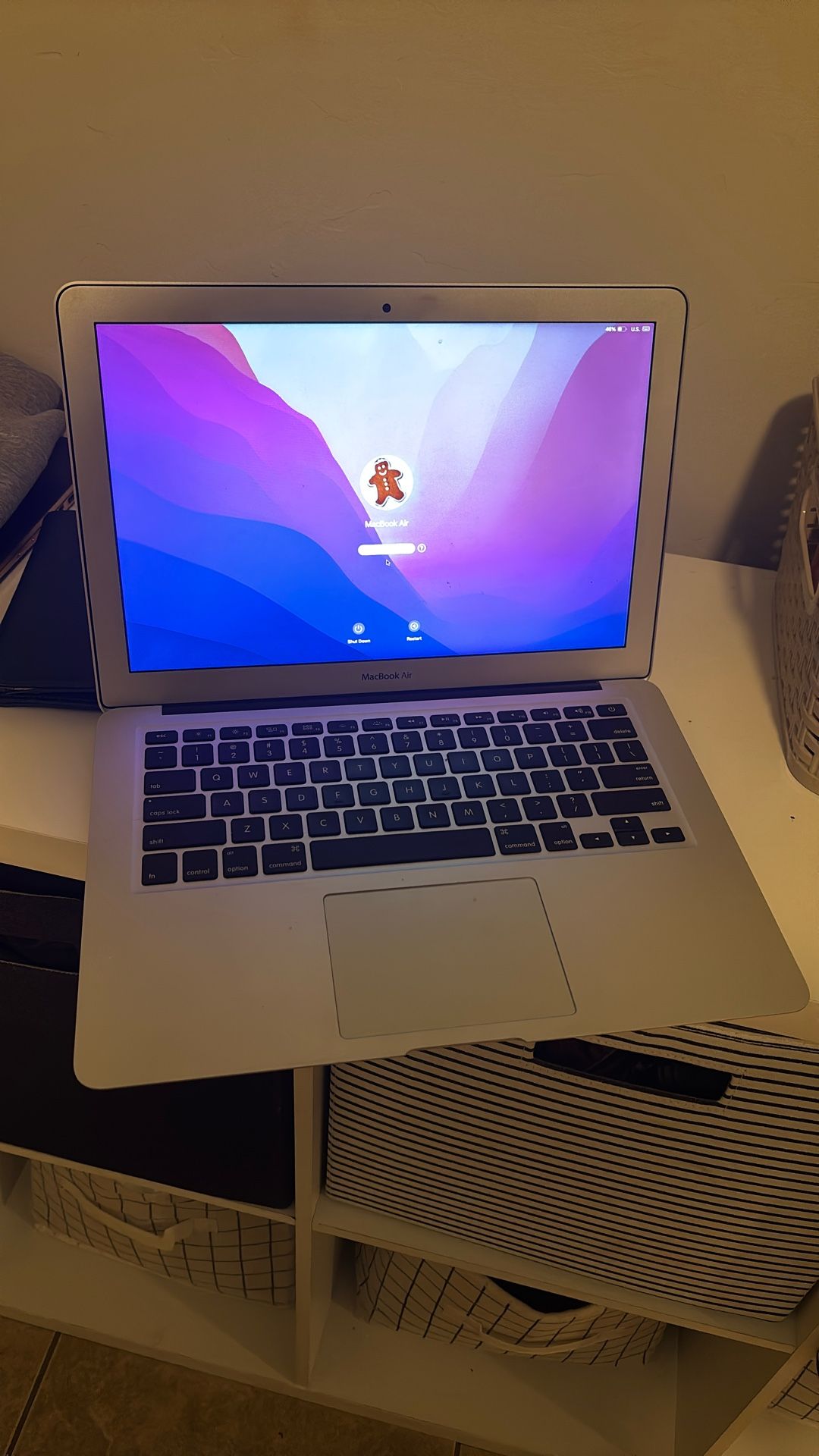 Mac Book