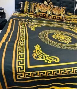 Six  pieces Queen size bed set