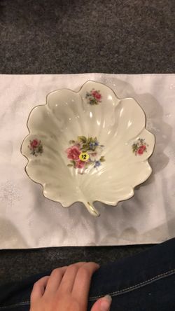 Glass Leaf Shape With Flower Design Bowl