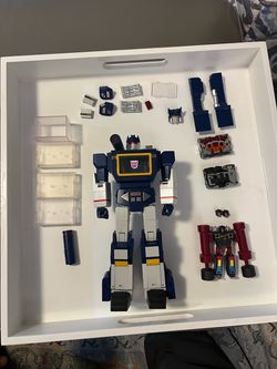 Transformers fans toys Soundwave