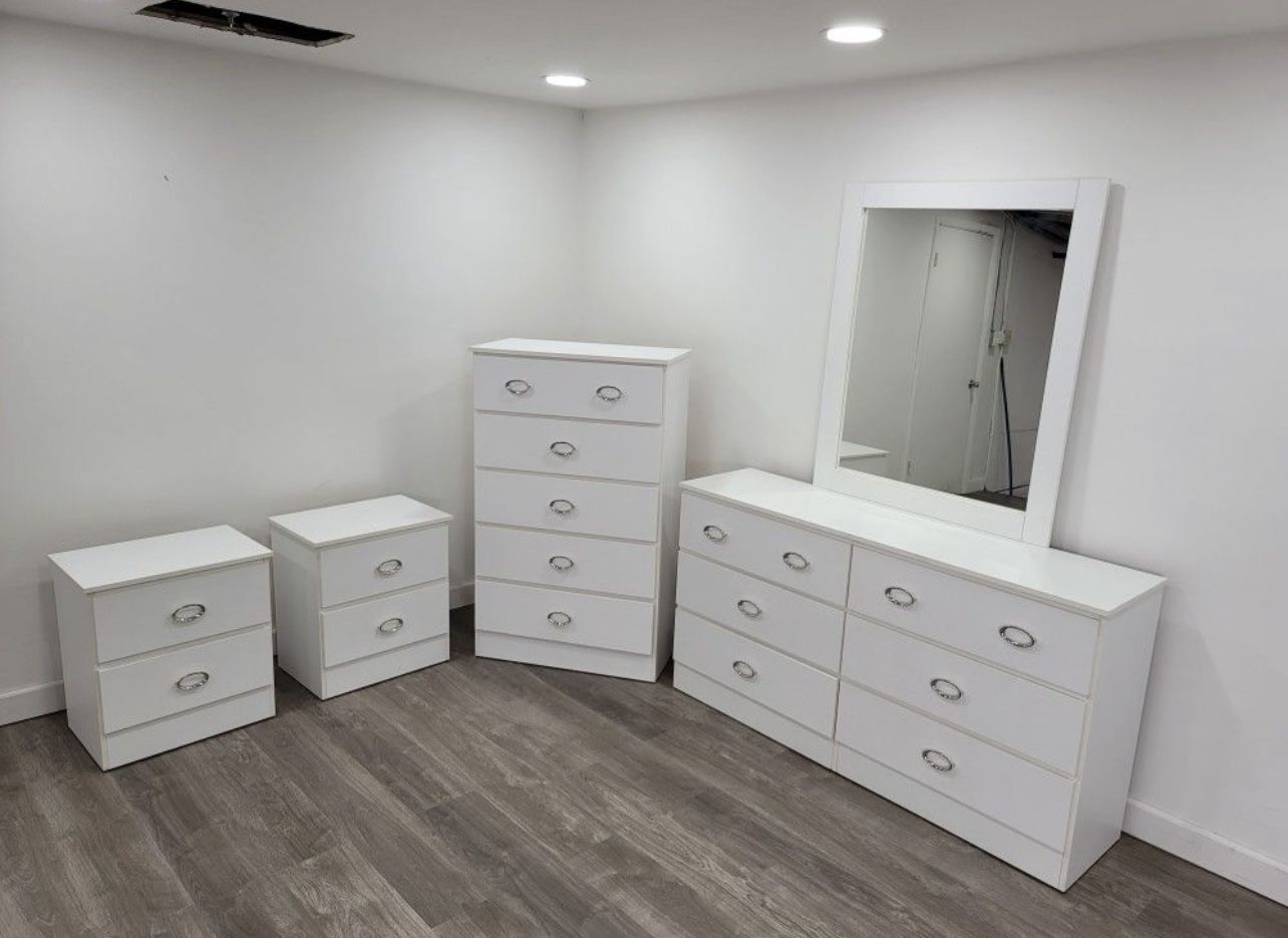 Dresser Whit Mirror, Chest And 2 Nightstands - Cómoda Con Espejo , Gavetero Y 2 Mesitas De Noche