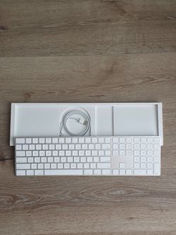 Apple Wireless USB-C Magic Keyboard with Numeric Keypad